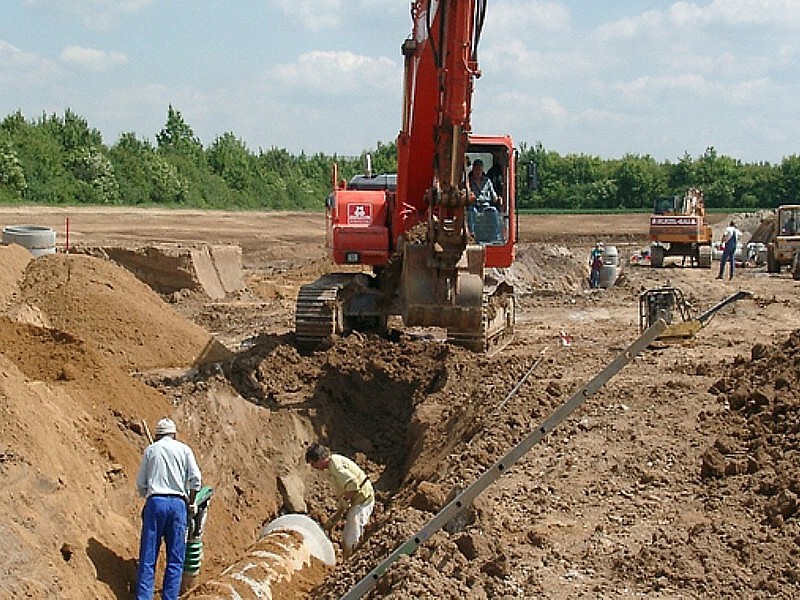 Bauarbeiten für den Kanal am Aldi Logistikzentrum Eschweiler